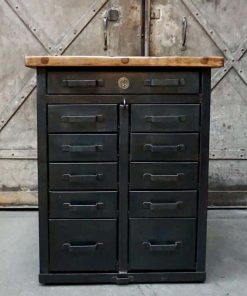 Meuble de l’armée en bois et métal à tiroirs