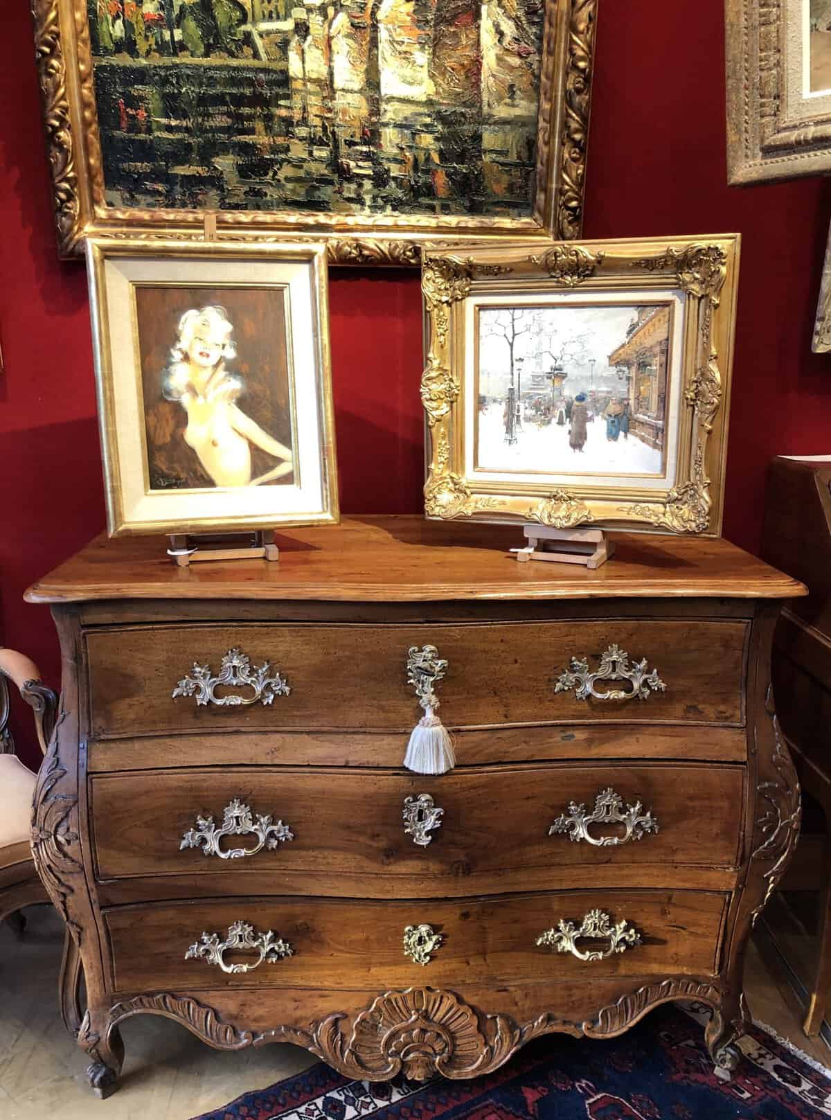 Commode XVIIIè siècle du Quercy d’époque Louis XV en noyer ouvrant par 3 tiroirs
